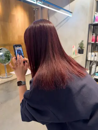 セミロング カラー ミルクティー× グレージュMOMOのヘアスタイル