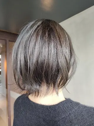 ショート カラー 西村 絵美のヘアスタイル