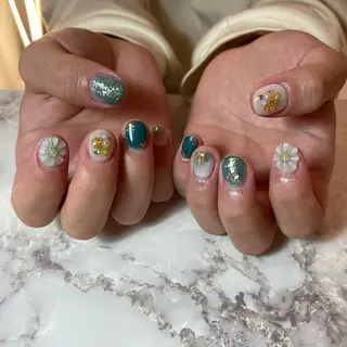 ネイル Ami 🦥のネイルデザイン