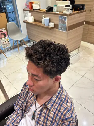 パーマ メンズ 山本 侑平のヘアスタイル