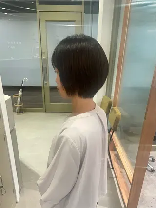 ショート カットパーマモデル 山中 遥のヘアスタイル