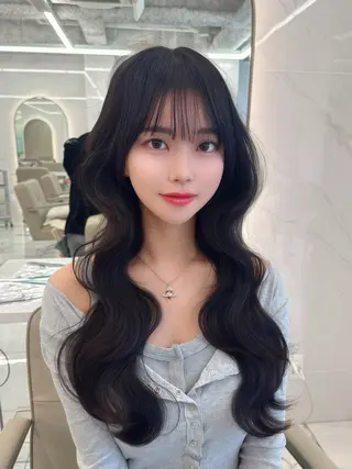 ロング kiti SAKAE所属・のり/顔まわり/韓国 /レイヤーカットのヘアスタイル