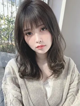 セミロング Beige＋Rr salon EBISU所属・艶感透明感カラー 🫧たけ🫧のヘアスタイル