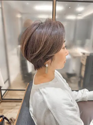 ショート シノハラ ガクト ショート/白髪ぼかしのヘアスタイル