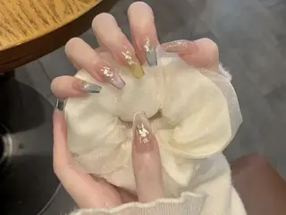 ネイル へぜリヒ ·もものネイルデザイン