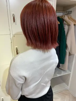 ミディアム カラー akane .のヘアスタイル