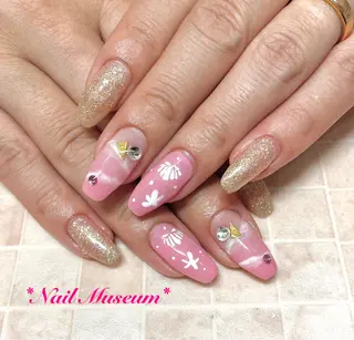 ネイル マグネットネイル💛 Hayakawaのネイルデザイン