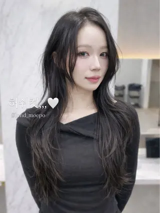 セミロング MOE 福岡韓国ヘア✧︎のヘアスタイル