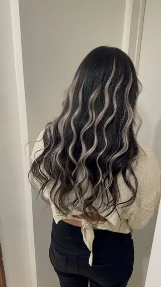 セミロング カラー ヘアアレンジ 🔥ハイトーンカラー ギャルNAOKI🔥のヘアスタイル