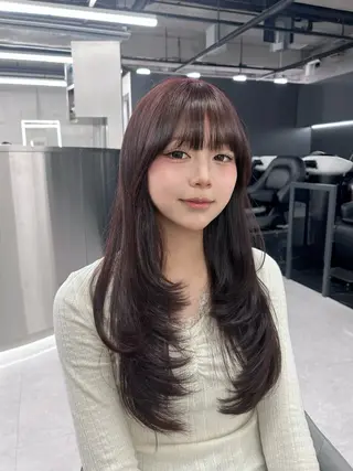 ロング CYM所属・ワンカラー/レイヤー 🩷モエのヘアスタイル