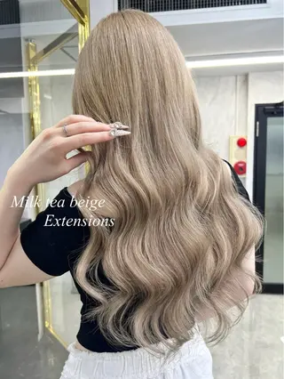 ロング カラー シールエクステ特化 ハイトーン、NANAのヘアスタイル