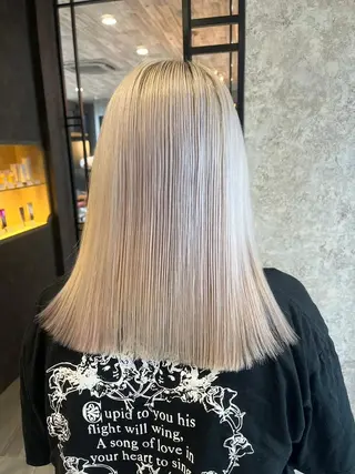 カラー セミロング ヘアアレンジ シャドールーツ earth　深川愛実のヘアスタイル