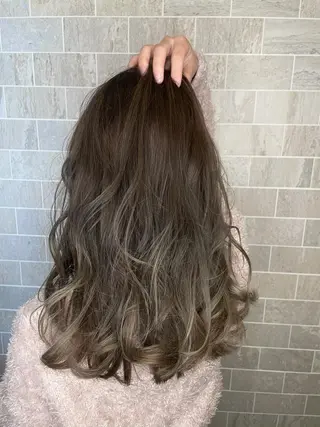 セミロング カラー 渡辺 瑠美のヘアスタイル