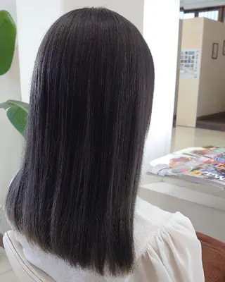 セミロング カラー ｷﾝｼﾞｮｳ ｴﾅﾐのヘアスタイル