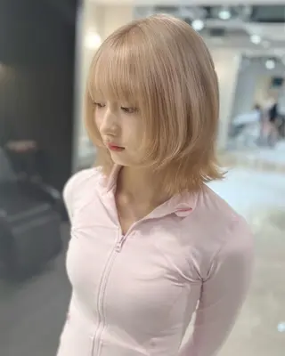 ミディアム カラー ハッシュカット レイヤー池袋のヘアスタイル