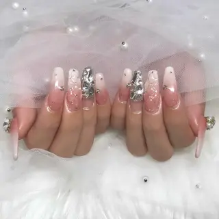 ネイル 𝘉𝘢𝘣𝘦𝘭 𝘜𝘮𝘪のネイルデザイン