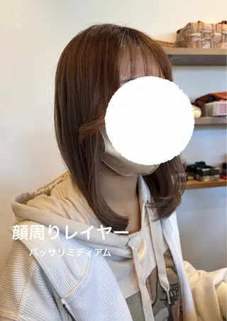 ミディアム 岡本 梨沙のヘアスタイル