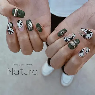 ネイル マツエク・マツパ アイブロウ beautyroom Naturaのネイルデザイン