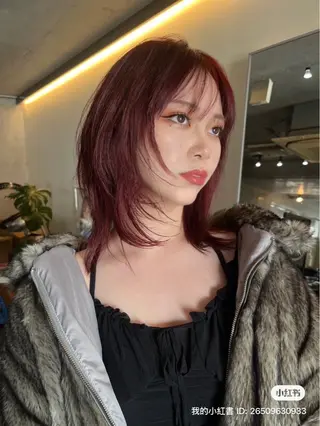 ミディアム レイヤーカット\ウル フ　chinatsuのヘアスタイル