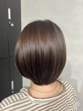 ショート カラー 小森聖奈 韓国風レイヤーカットのヘアスタイル