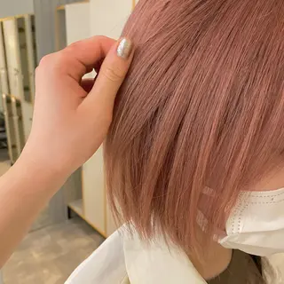ミディアム カラー niu所属・加藤 真由のヘアスタイル