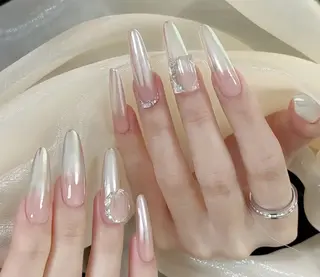 ネイル 高木 維麗絲のネイルデザイン