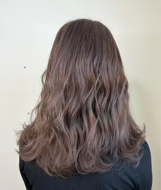 セミロング カラー KR2S  古市店所属・KR2S× 亜以加のヘアスタイル