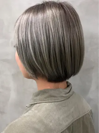 カラー ショート・ボブ 徳竹淳一のヘアスタイル