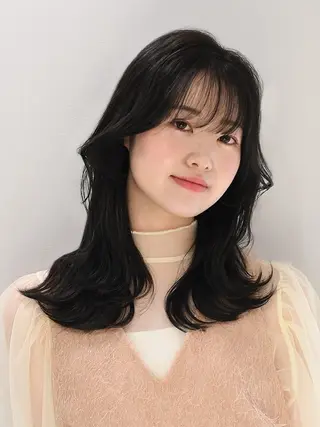 セミロング カラー アース 新越谷店💇‍♀️のヘアスタイル