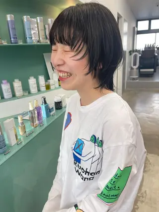 ショート pole/apartment所属・💓パーマ，💗 レイヤーカットのヘアスタイル