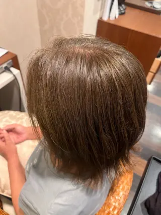 ミディアム カラー よしだ しおりのヘアスタイル