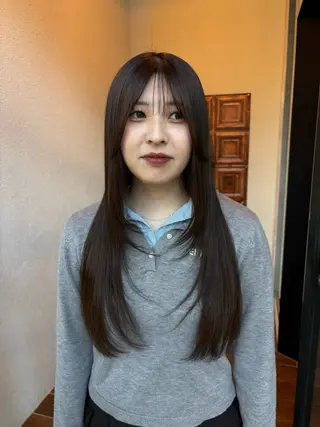 ロング 角田 桃香のヘアスタイル