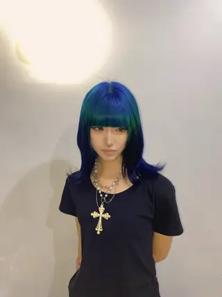 ミディアム カラー ハナダ メイのヘアスタイル