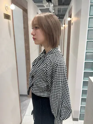 ショート カラー 鈴木/ミルクティー/ ブリーチ/ボブ/のヘアスタイル