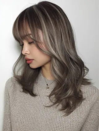 セミロング trinity 本厚木のヘアスタイル