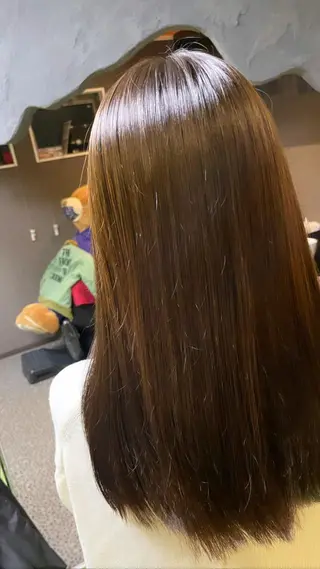 セミロング カラー デザインカラー🏝️ 須賀汐音のヘアスタイル