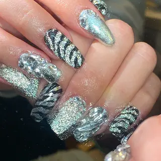 ネイル NES NAIL所属・さゆり￤推しキャラ ￤ロングネイル🩷のネイルデザイン