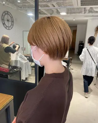 ショート 暖色カラー🍊 ボブ🌿顔周りcutのヘアスタイル