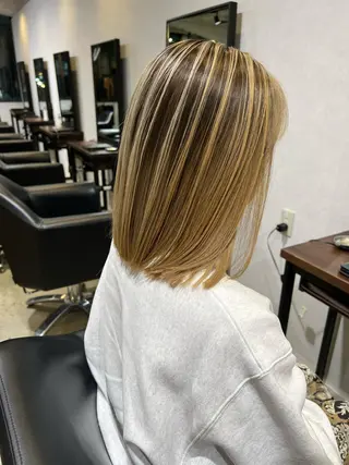 ショート カラー Merly Osakaのヘアスタイル