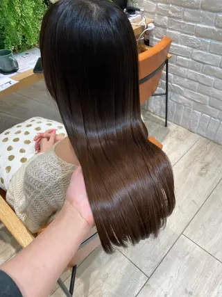 ロング ハイトーンカラー シールエクステのヘアスタイル