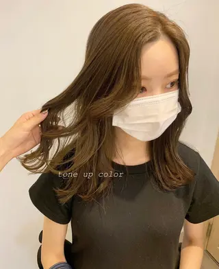 ロング カラー 佐藤 永夏のヘアスタイル