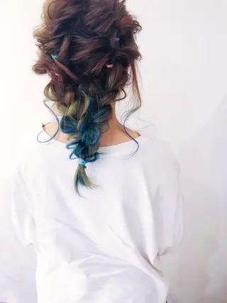 セミロング カラー ヘアアレンジ 髪質改善、エクステ 山口卓哉のヘアスタイル