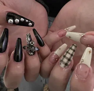 ネイル fein.🌈 official💝のネイルデザイン