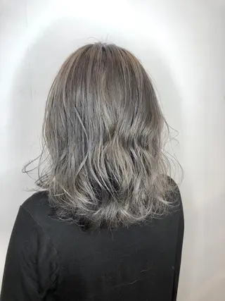 ミディアム カラー ヘアアレンジ 美髪.艶髪.髪質改善 LoLo.サリのヘアスタイル