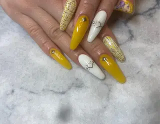 ネイル ネイルリボン 受付スタッフのネイルデザイン