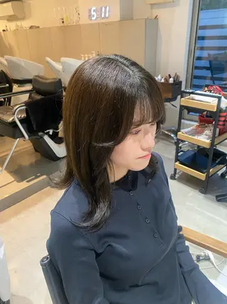 セミロング カラー APREKO 葵のヘアスタイル