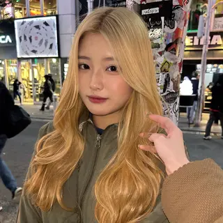 セミロング カラー 🌟ブリーチ特化型 ハイトーンカラー🌟のヘアスタイル