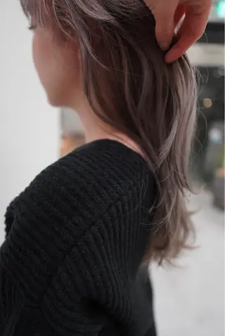 ロング カラー 💛🤍U too e’s 鎌倉🧸のヘアスタイル