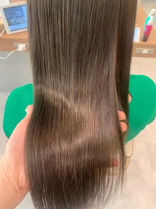 カラー 近 紗理奈のヘアスタイル