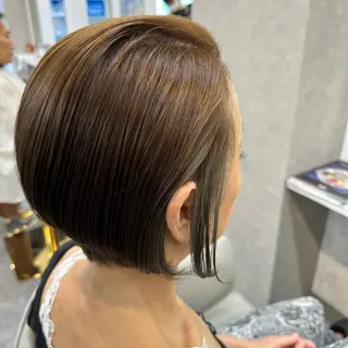ショート カラー 粟野 裕稀のヘアスタイル